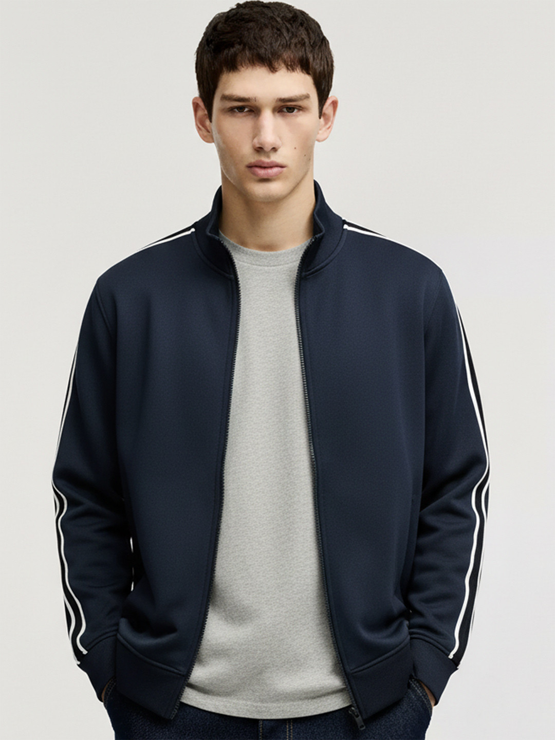 HIGHLANDER Men Navy Blue Solid Sweatshirt