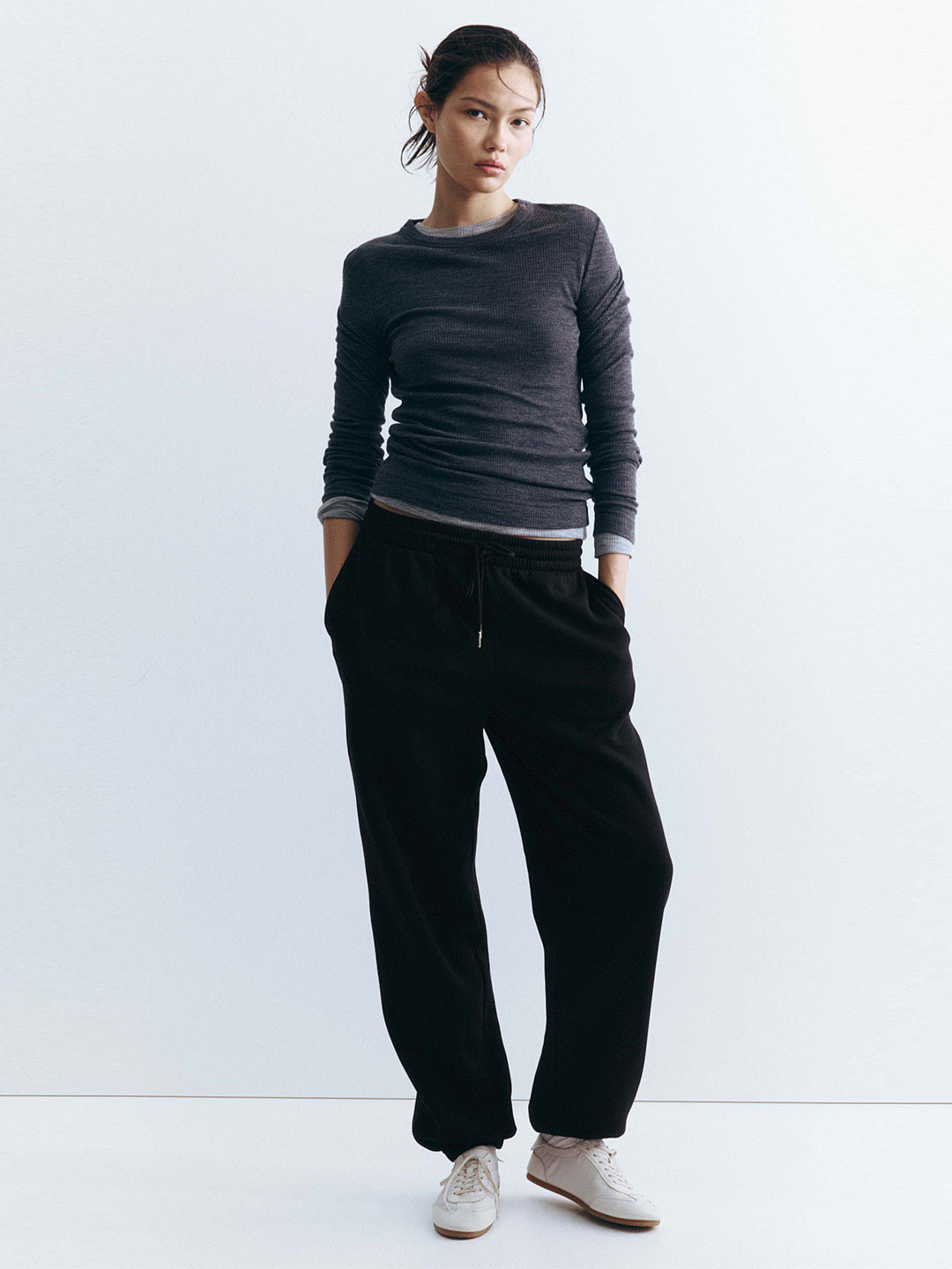 H&M Women Black Cotton-Blend Sweatpants
