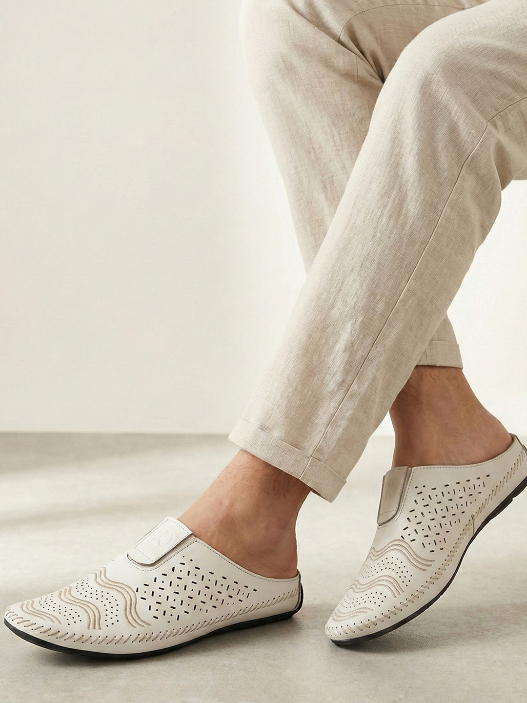 FAUSTO Men Textured Lightweight Mules With Laser Cuts