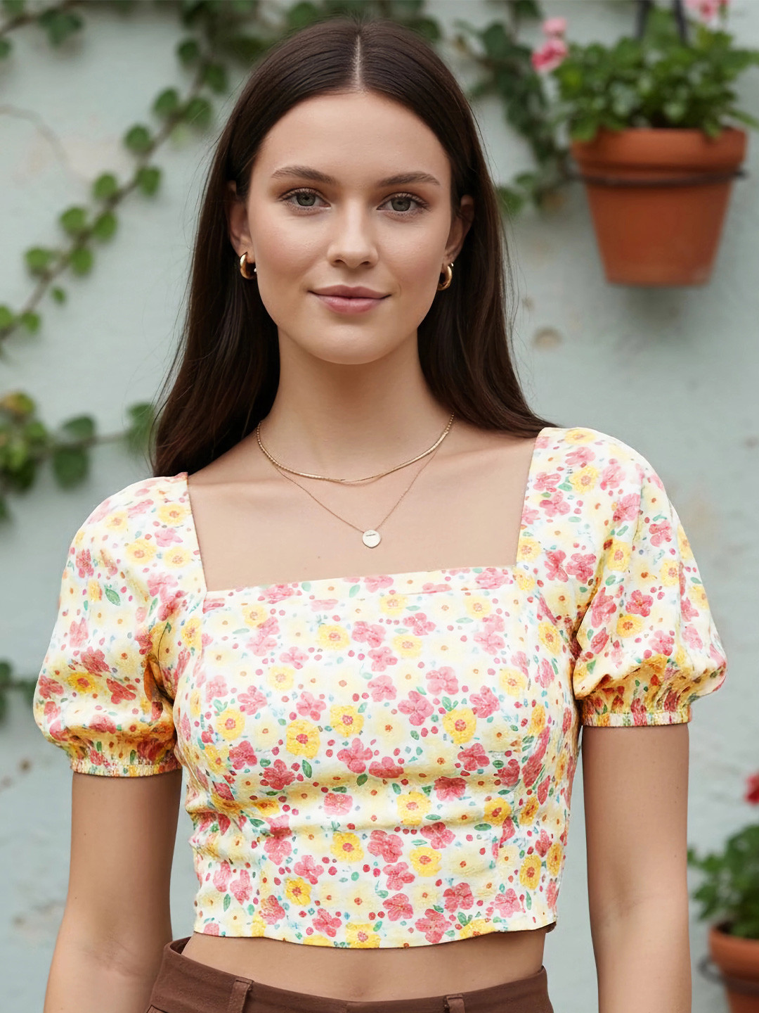 Berrylush White Floral Super Cropped Top