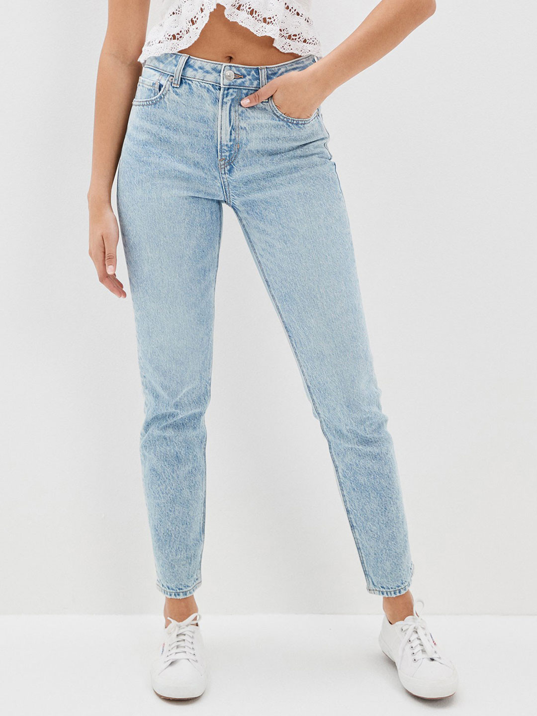 American Eagle Women Blue High Rise Mom Jeans