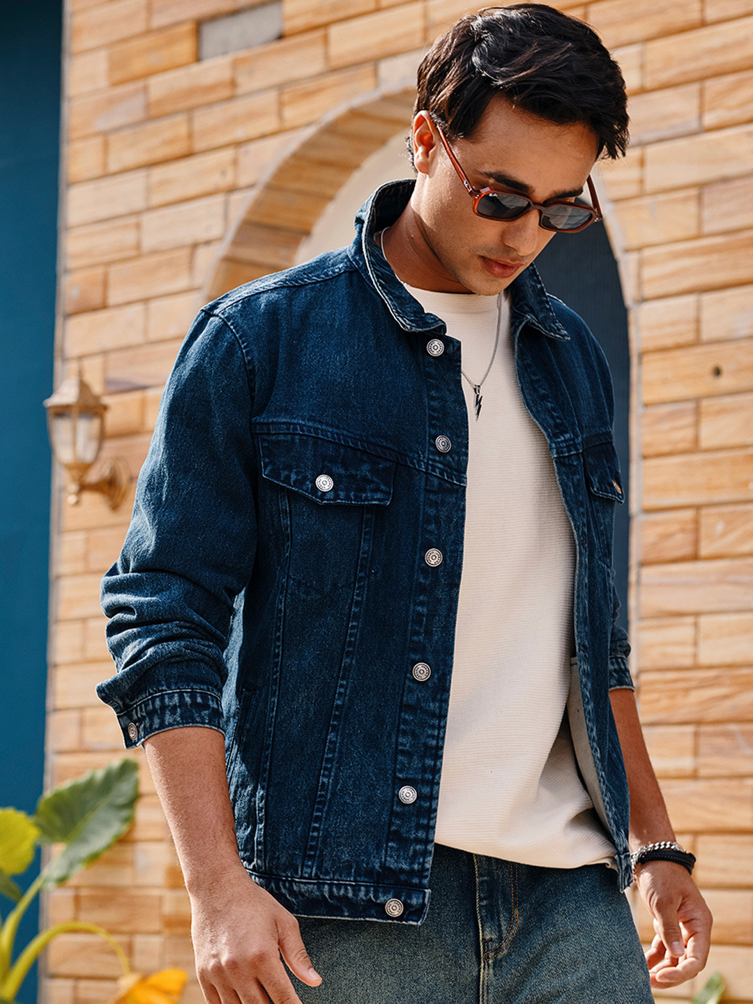 Urbano Fashion Men Regular Fit Washed Sleeveless Denim Jacket