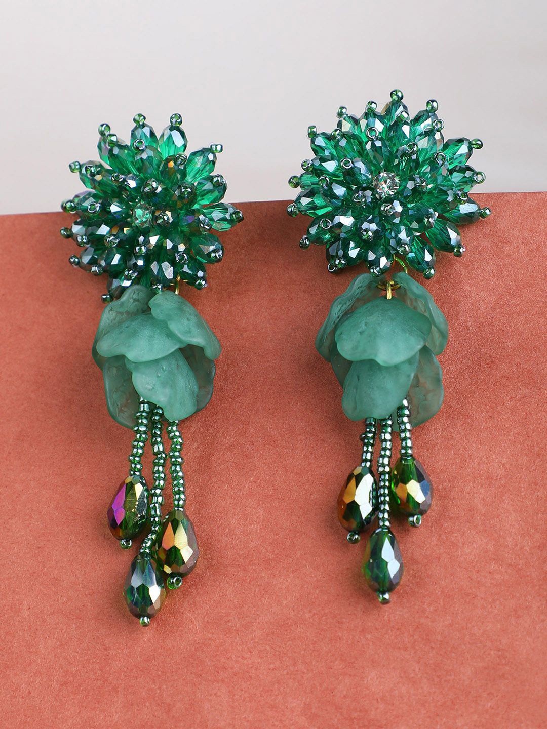 

DressBerry Contemporary Drop Earrings, Green