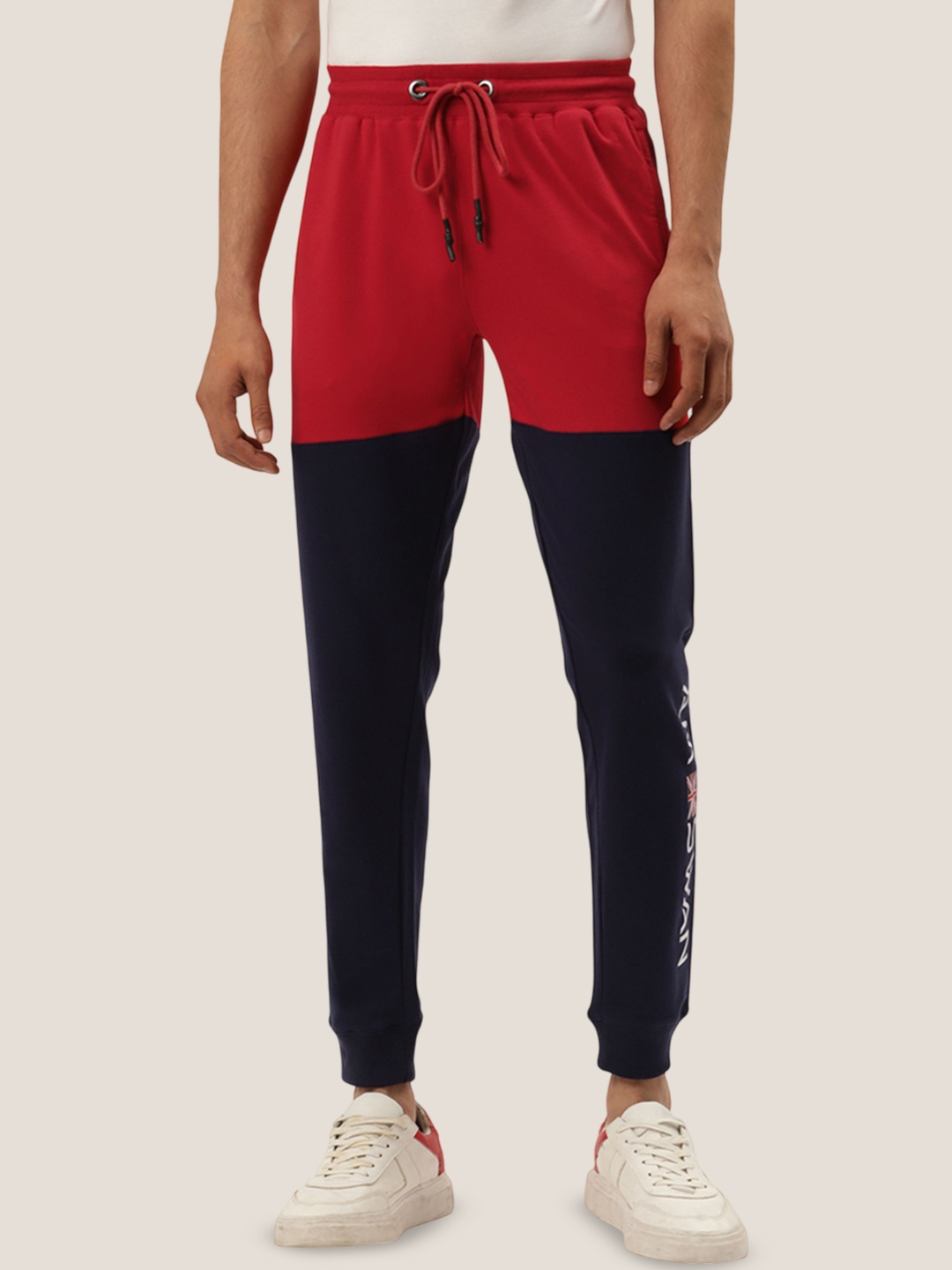 

AMSWAN Men Colourblocked Cotton Mid-Rise Joggers, Red