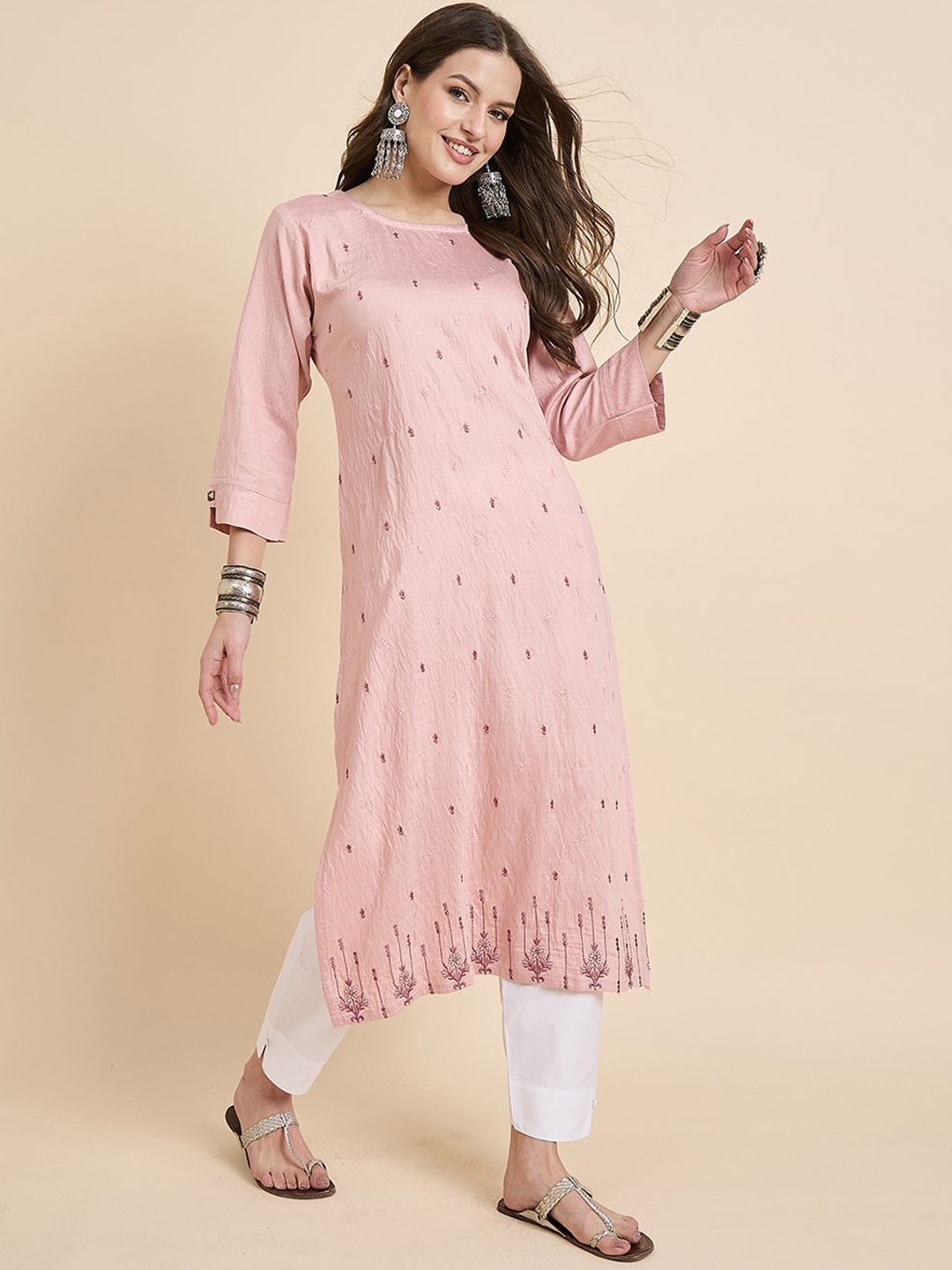 

Anouk Rustic Women Floral Embroidered Thread Work Floral Kurta, Pink