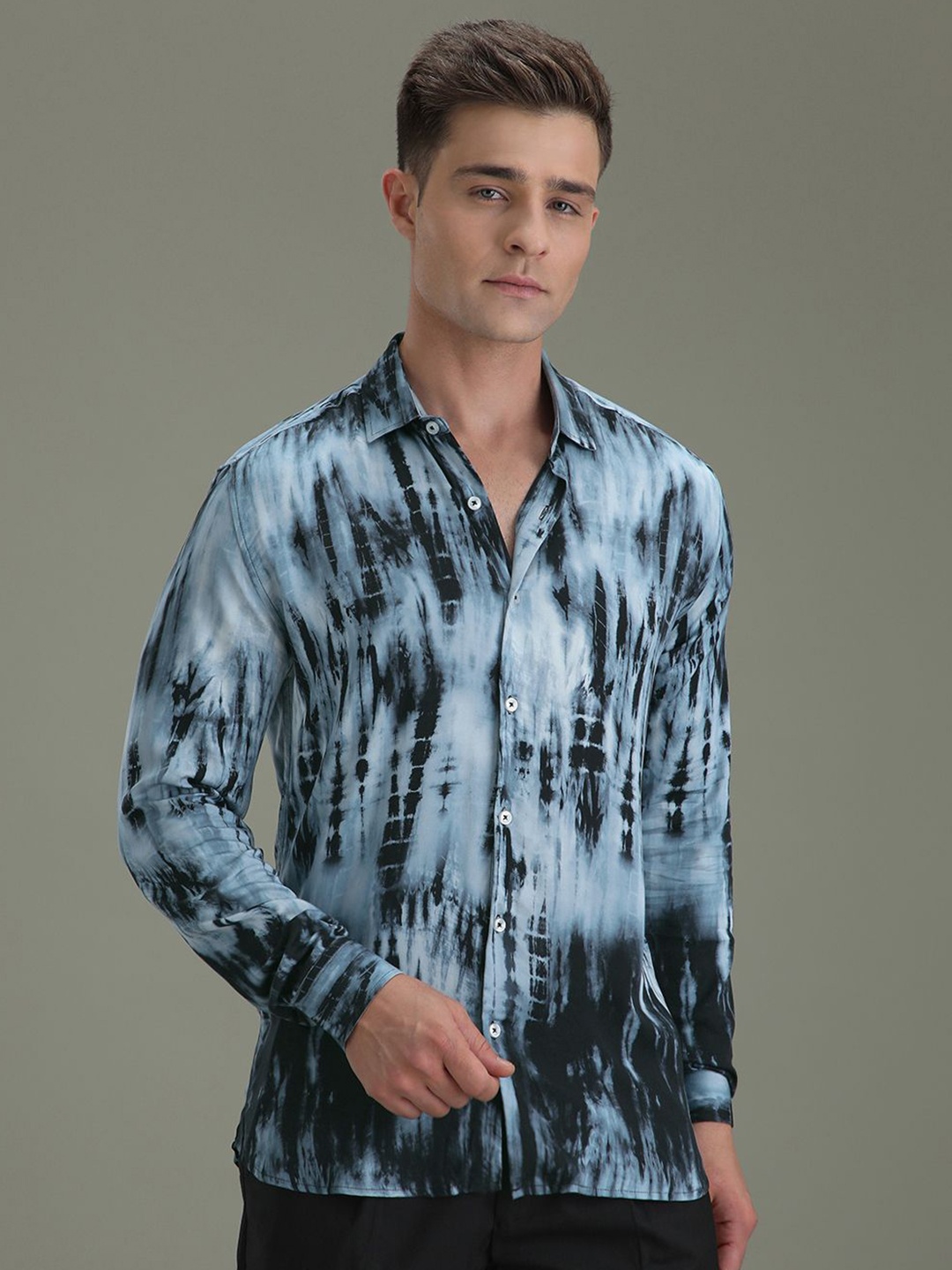 

Banana Club Men Classic Abstract Printed Shirt, Blue