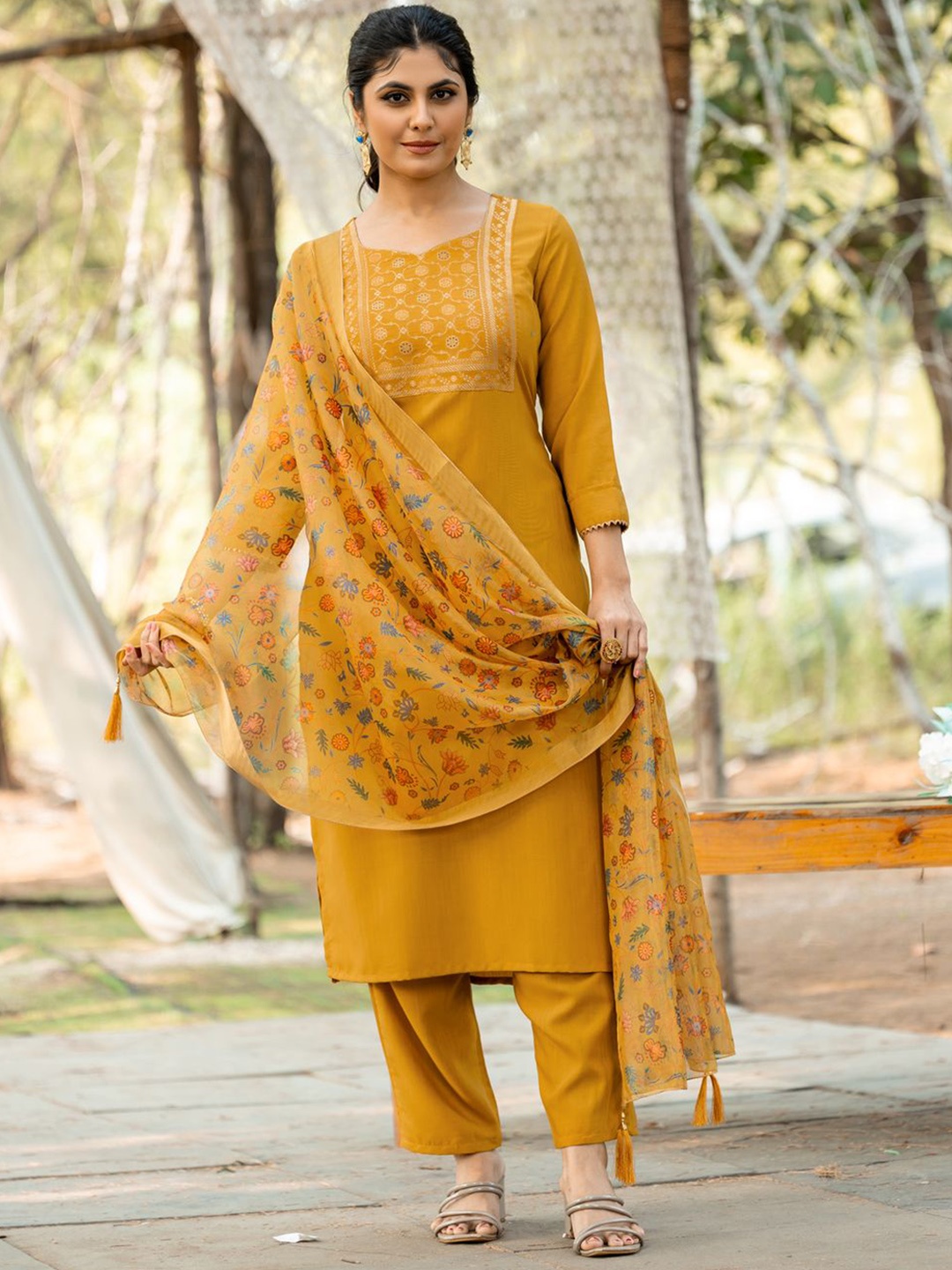 

Ekta Textiles Women Regular Kurta with Pyjamas & With Dupatta, Mustard