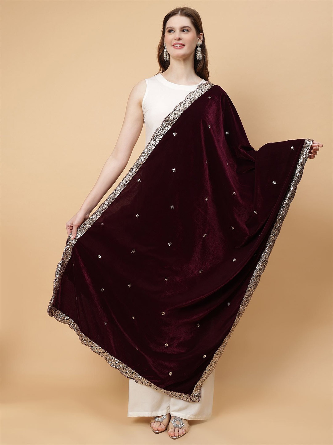 

Moda Chales Floral Embroidered Sequinned Velvet Dupatta, Burgundy