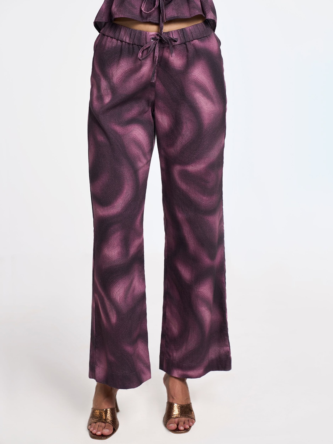 

Terra Luna Women Printed Smart Tapered Fit Trousers, Purple