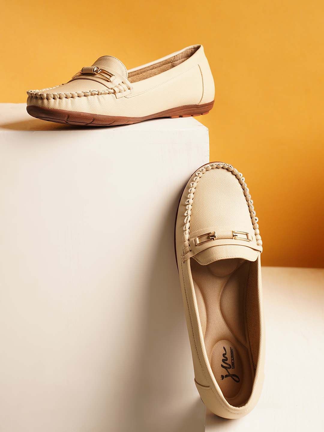 

JM Looks Women Lightweight Stylish Loafer, Cream