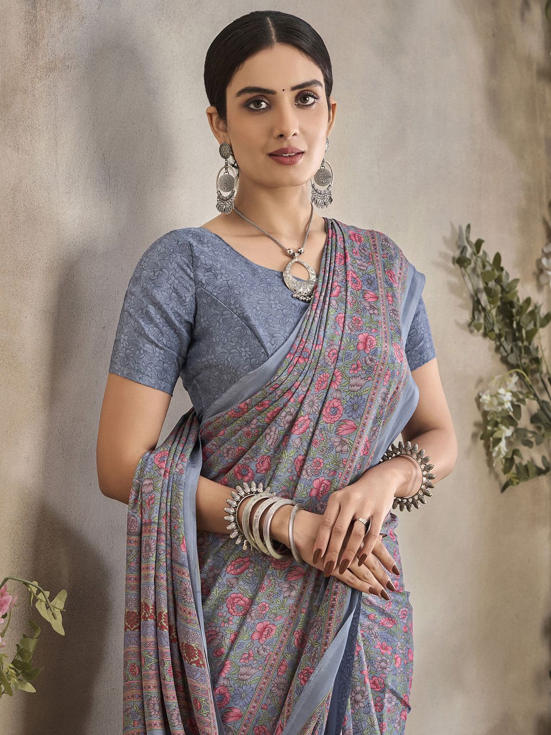 

Anouk Rustic Floral Printed Bagru Saree, Grey