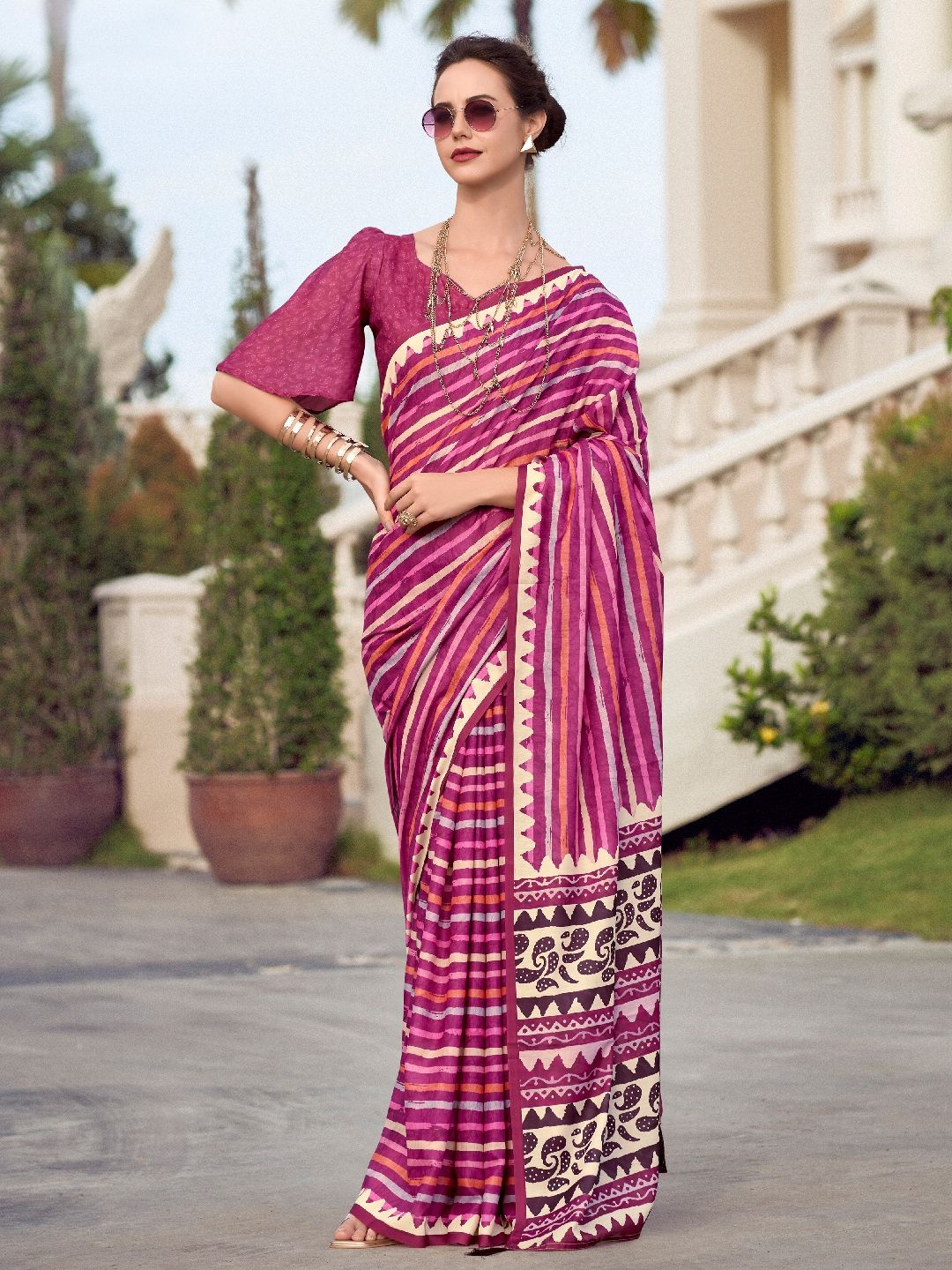 

LeeliPeeri Designer Striped Printed Saree, Pink