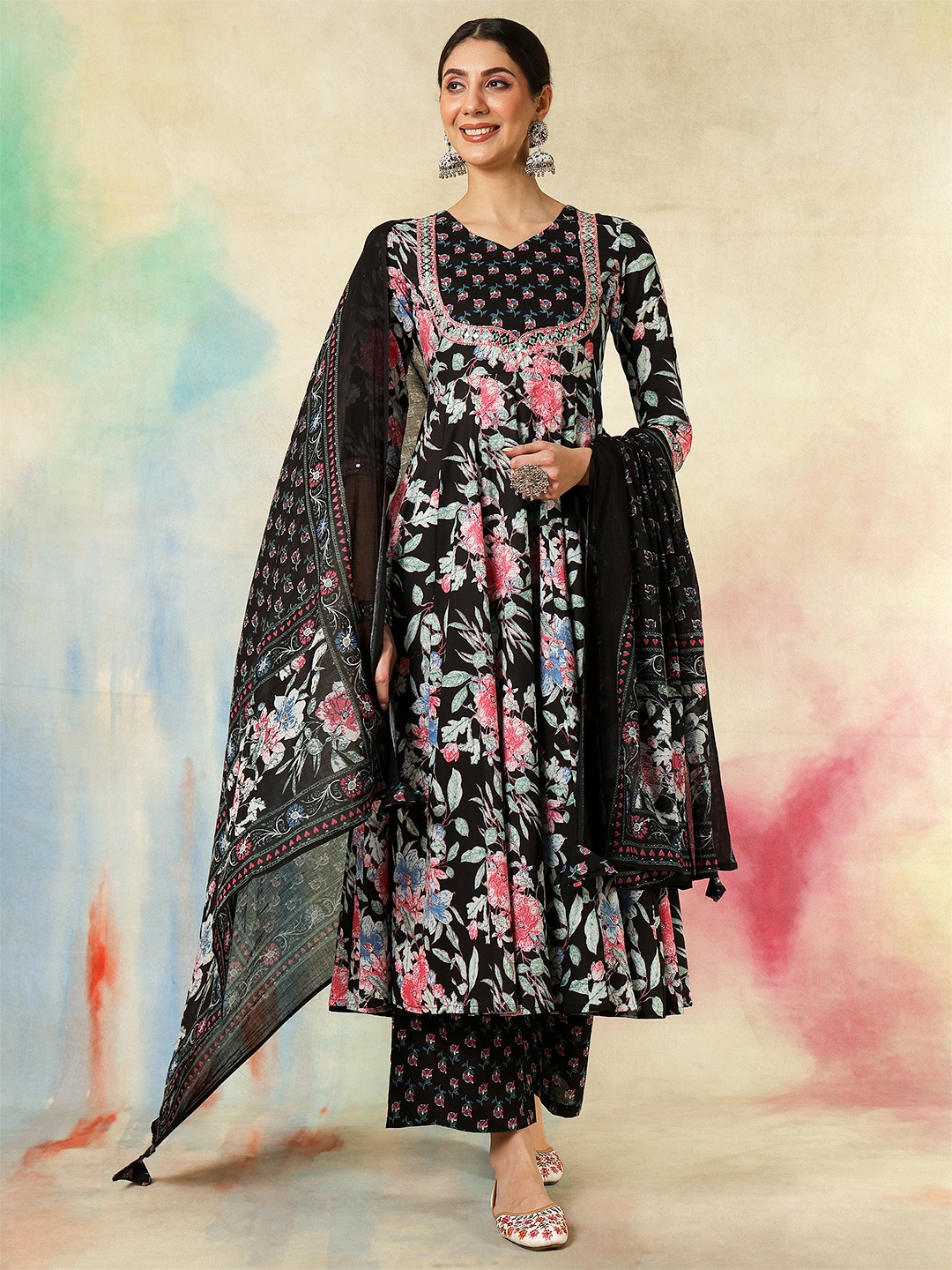 

KIMAYRA Women Floral Printed Regular Pure Cotton Kurta with Palazzos & With Dupatta, Black