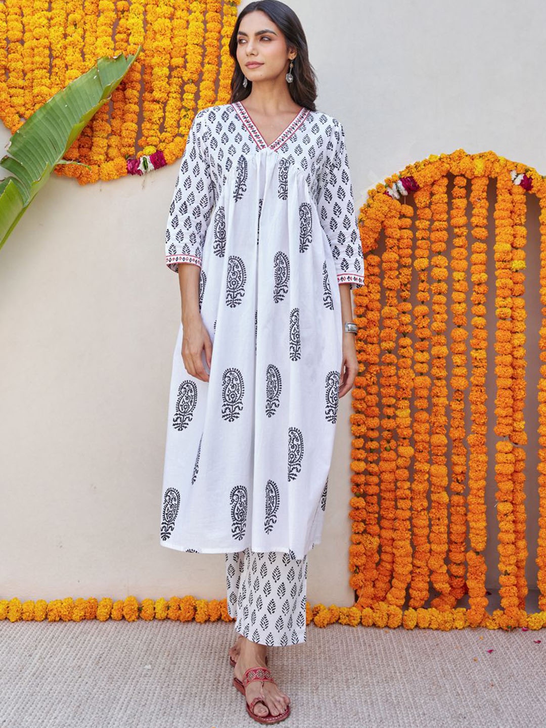 

The Ethnic Label Floral Printed Pure Cotton V-Neck A-Line Kurta With Trousers, White