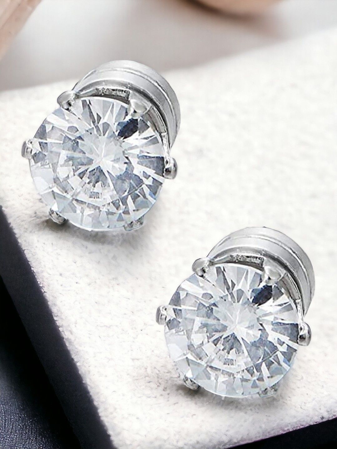 

fabula Men Stainless Steel Cubic Zirconia Studded Circular Shaped Studs, Silver