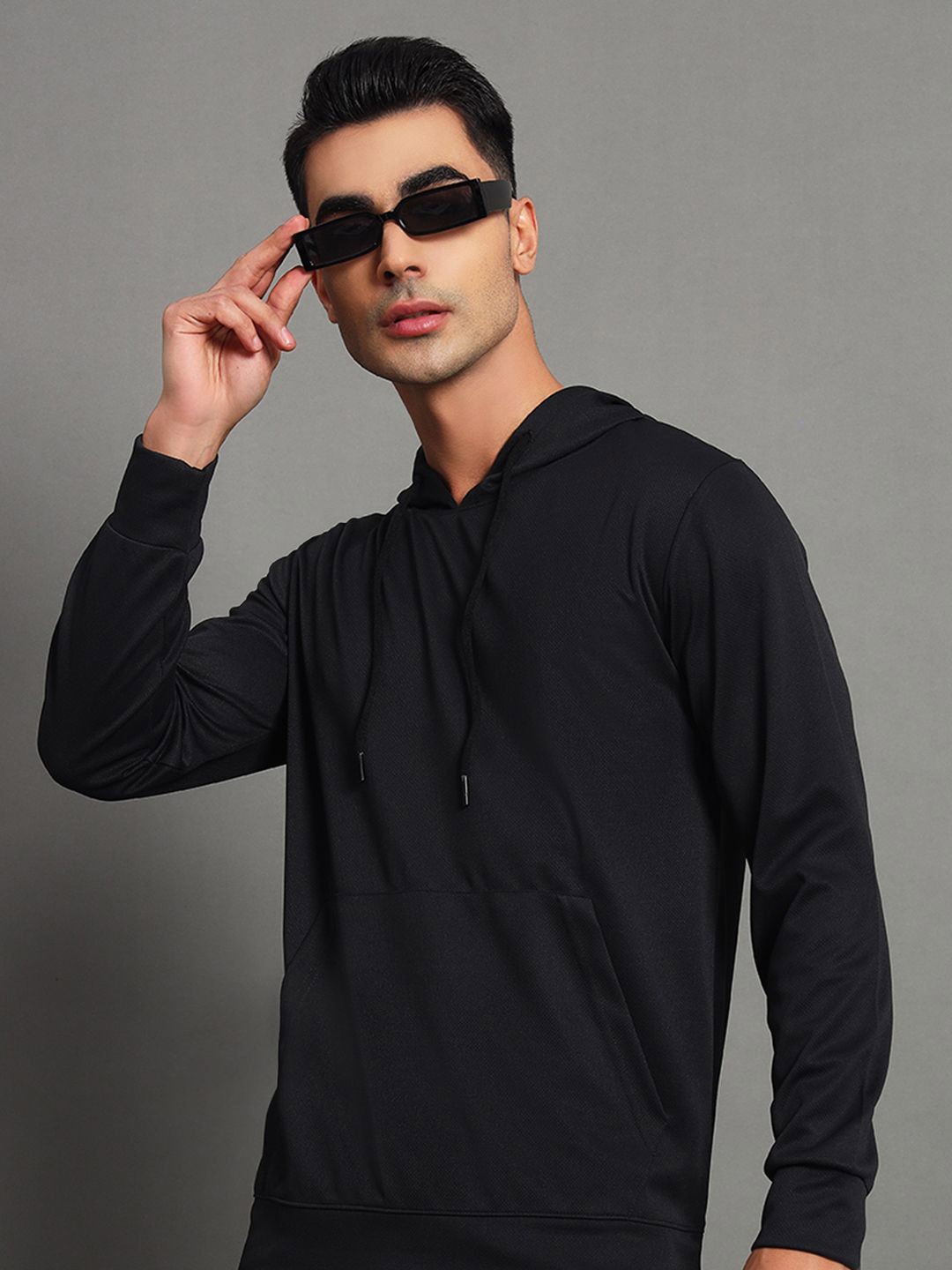 

SIMPLE SOLUTION Men Solid Hooded Sweatshirt, Black