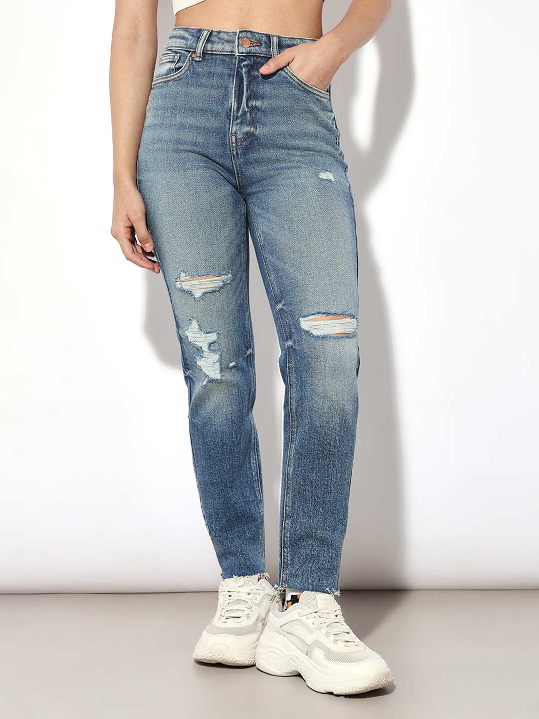 

ONLY Women Straight Fit High-Rise Mildly Distressed Light Fade Jeans, Blue