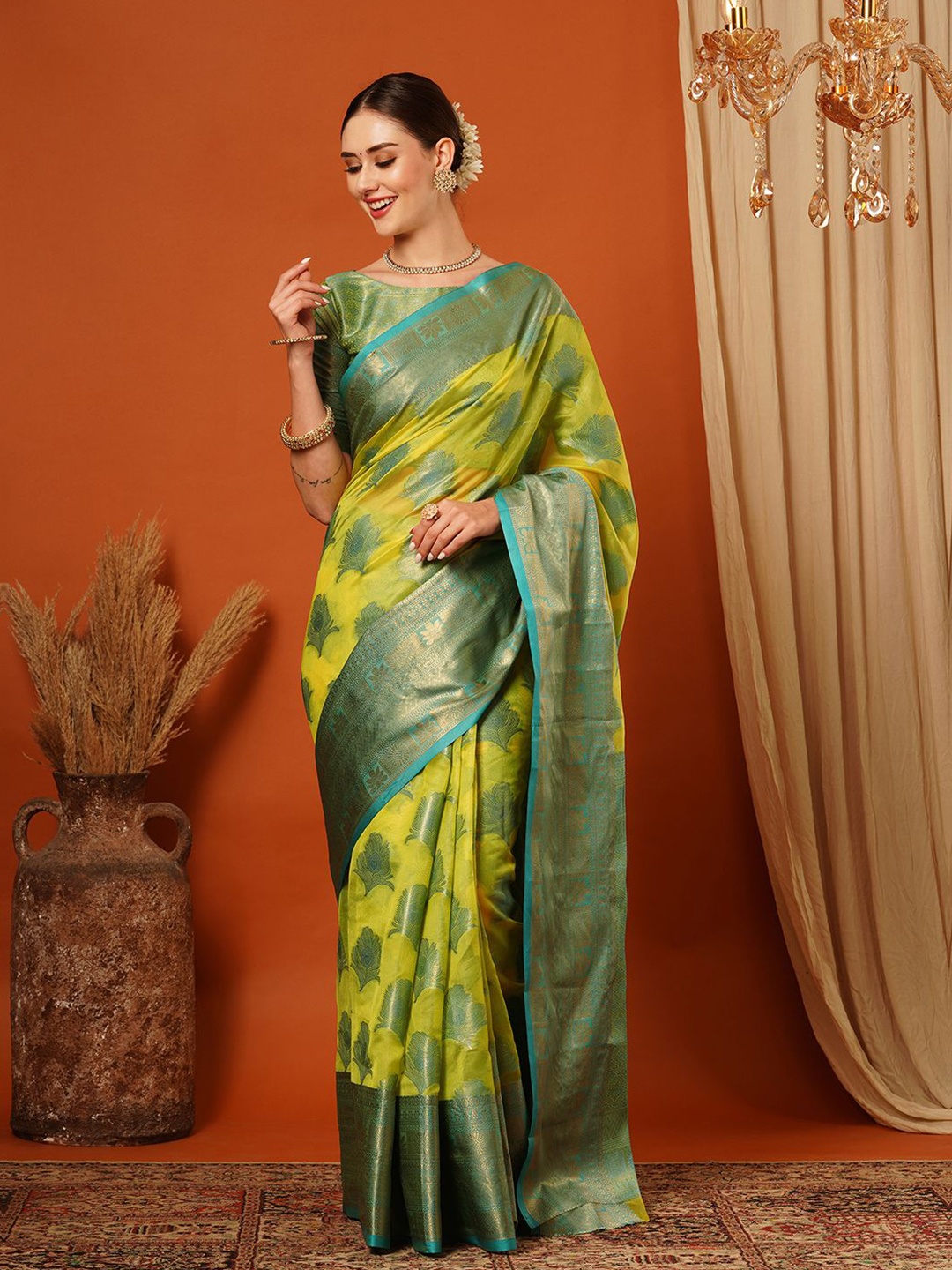 

DIVASTRI Woven Design Zari Pure Silk Banarasi Saree, Lime green