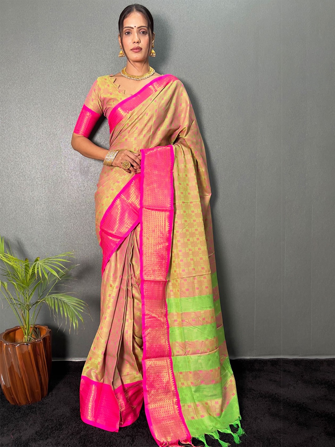 

DIVASTRI Woven Design Zari Ready to Wear Mysore Silk Saree, Green