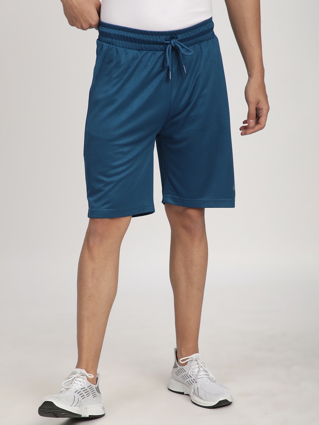 

R&B Men Mid-Rise Knee Length Shorts, Blue