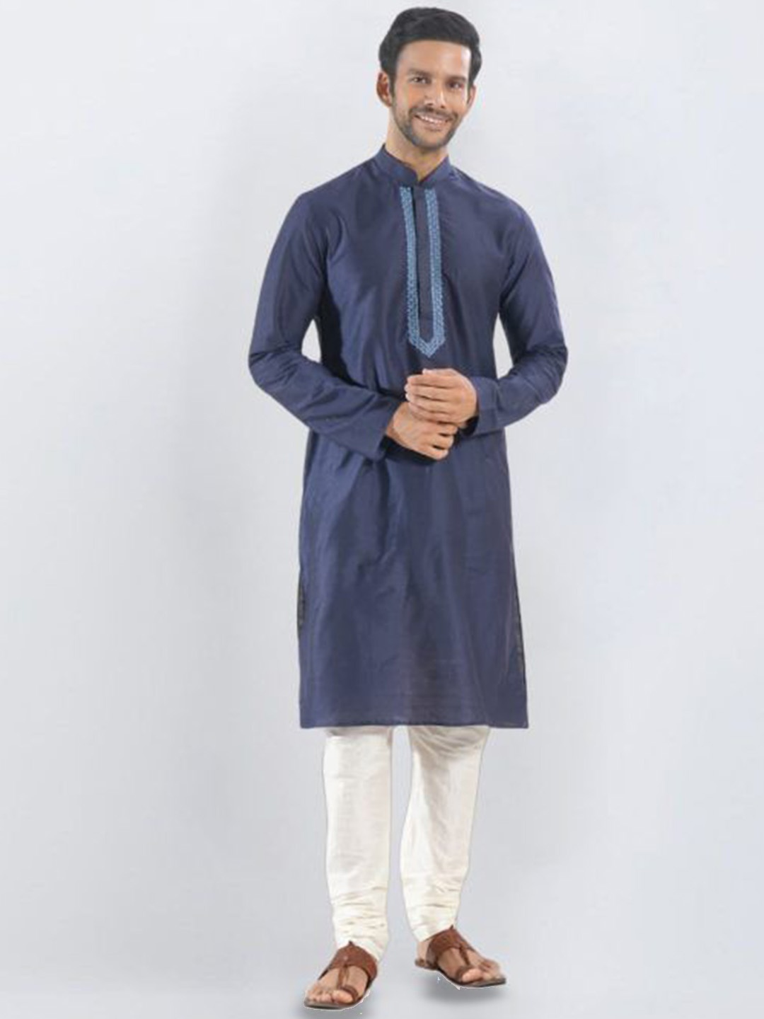 

SULAKSHACOUTUREZ Men Ethnic Motifs Yoke Design Regular Thread Work Kurta with Churidar, Navy blue