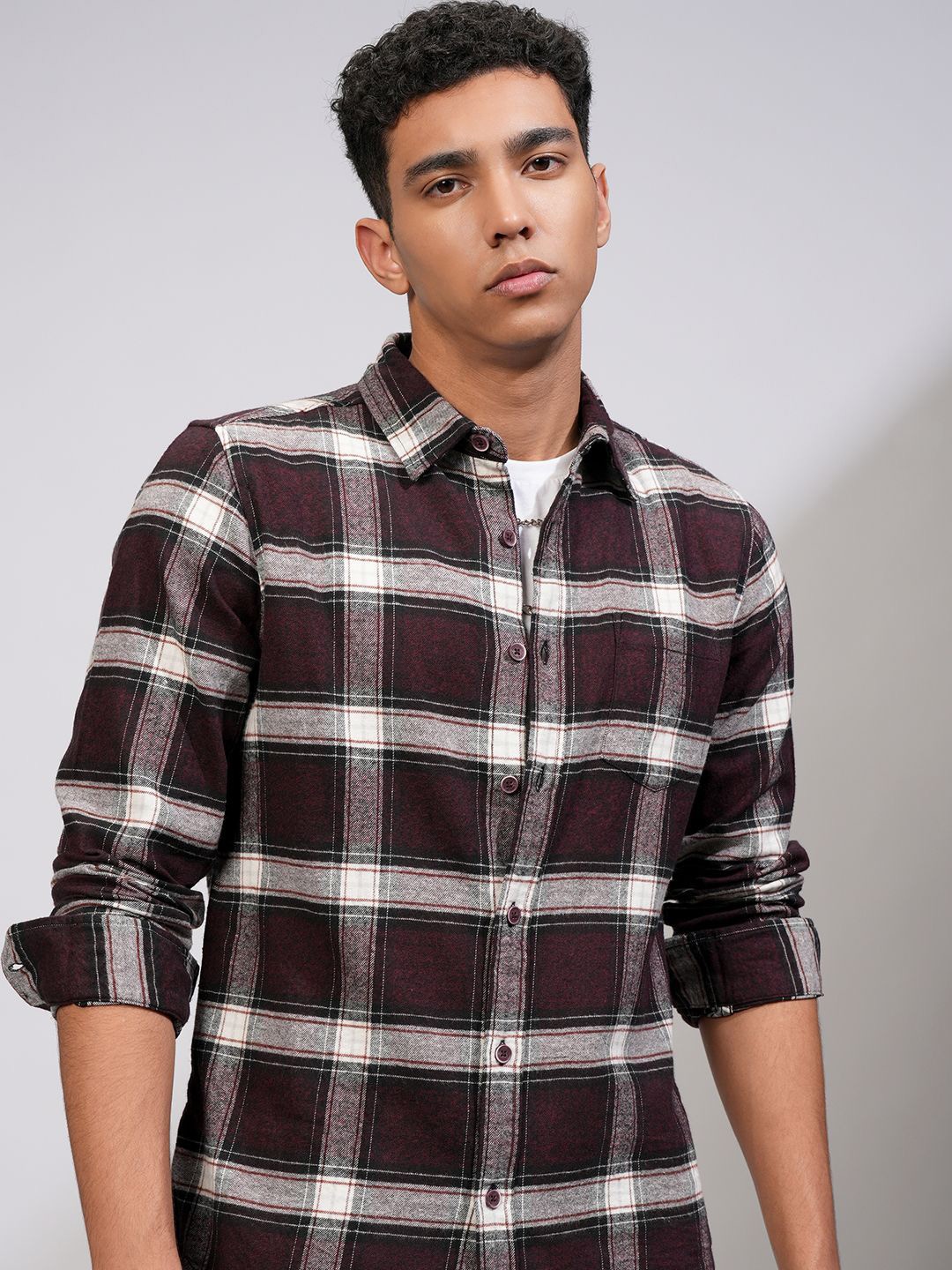 

HIGHLANDER Men Grindle Flannel Textured Checked Casual Shirt, Burgundy