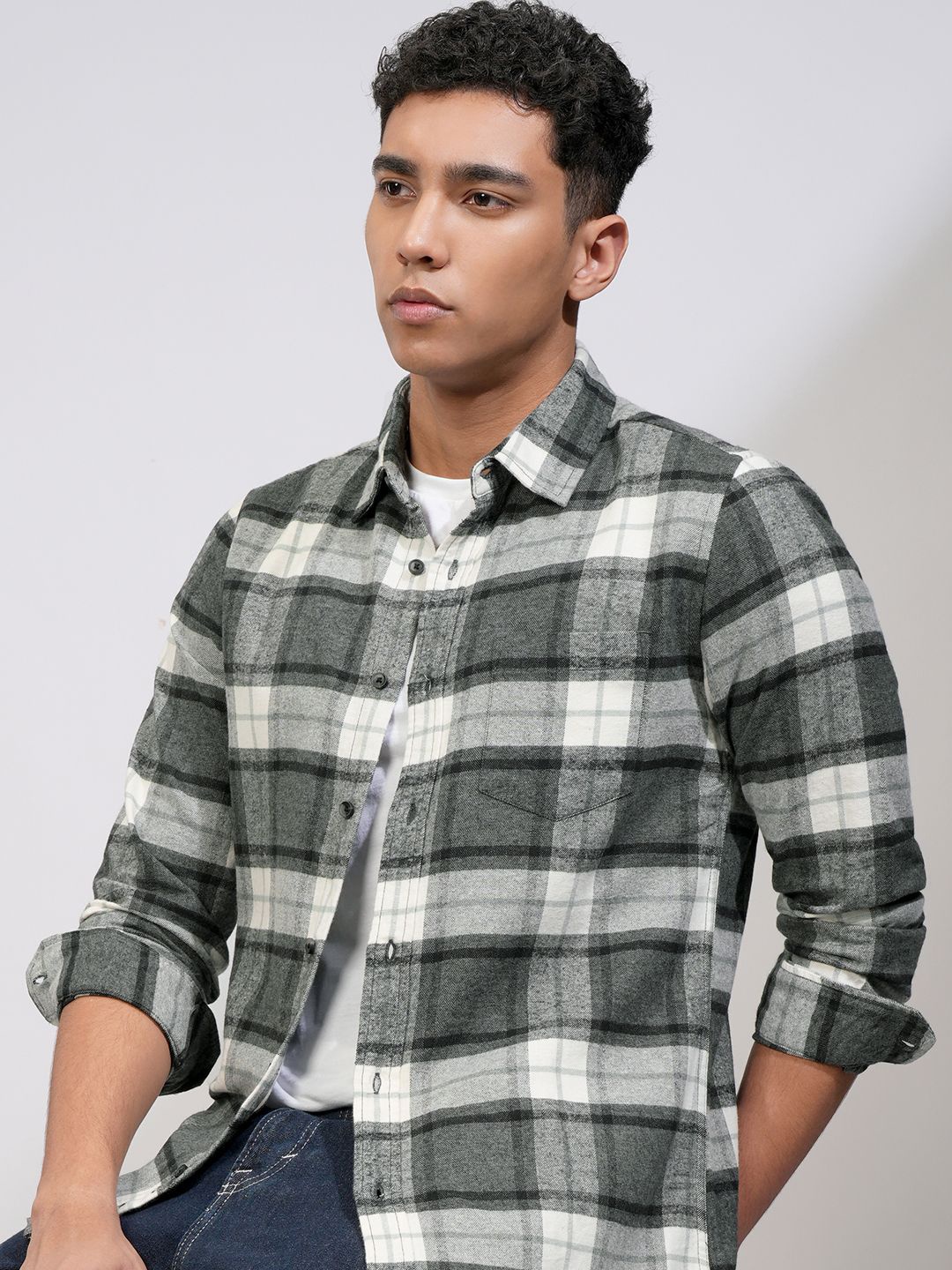 

HIGHLANDER Men Grindle Flannel Textured Checked Casual Shirt, Off white