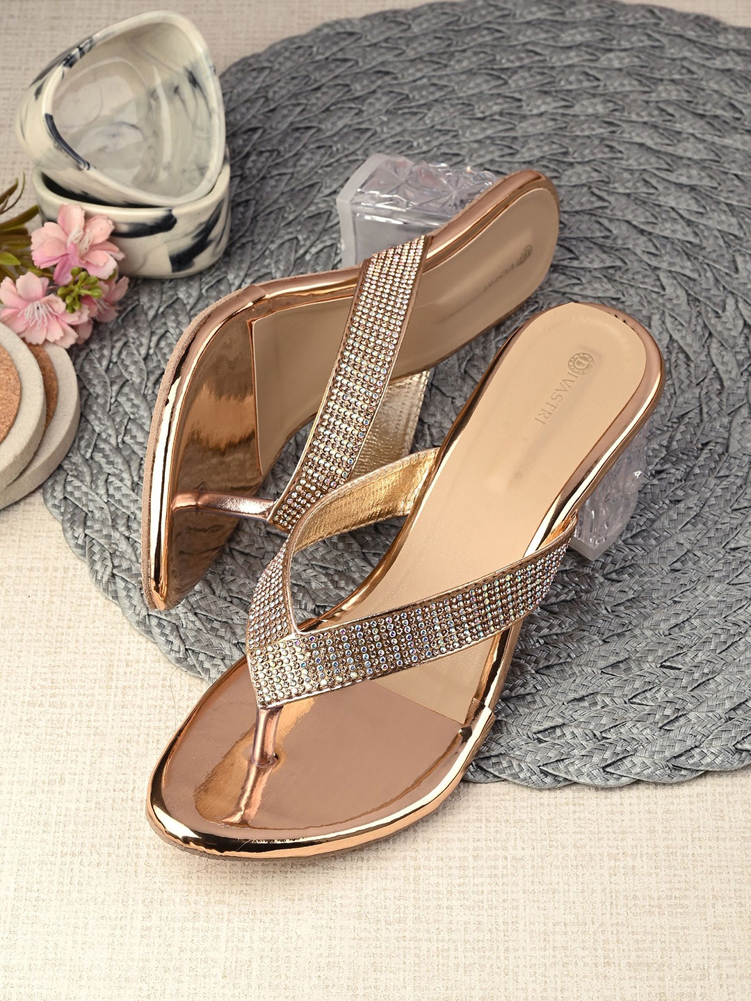 

DIVASTRI Women Embellished Block Sandals, Gold