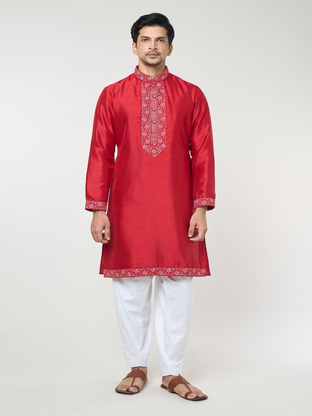 

RNG Safawala Floral Yoke Design Thread Work Pure Cotton Kurta With Trousers, Red