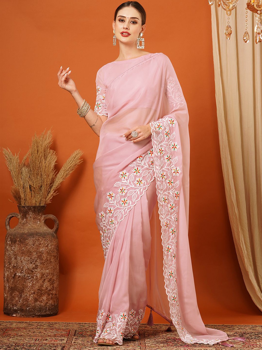 

DIVASTRI Pure Silk Floral Embroidered Saree, Pink