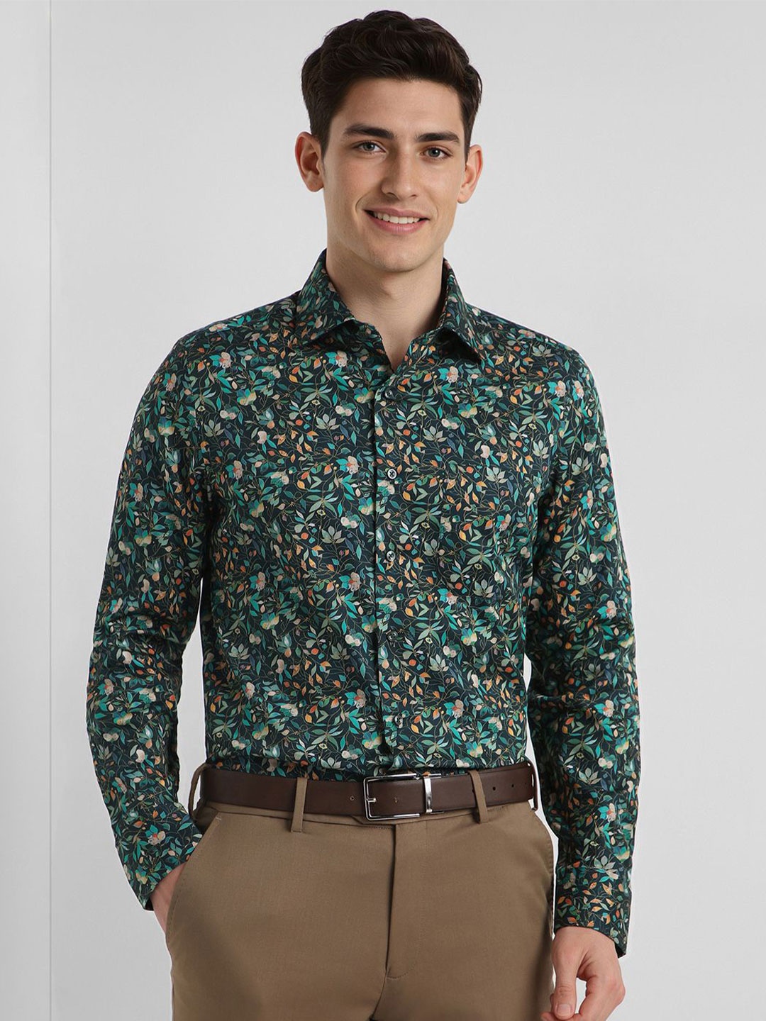 

Allen Solly Sport Men Slim Fit Floral Printed Cotton Formal Shirt, Navy blue