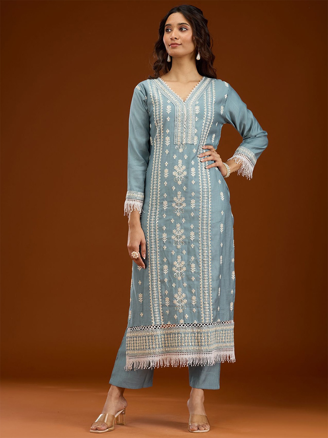 

Koskii Floral Embroidered Thread Work Kurta & Dupatta With Trousers Set, Blue