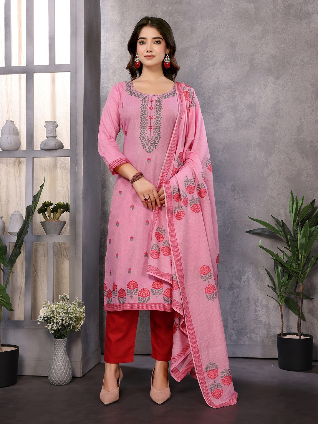 

Royal Export Women Regular Kurta with Trousers & With Dupatta, Pink