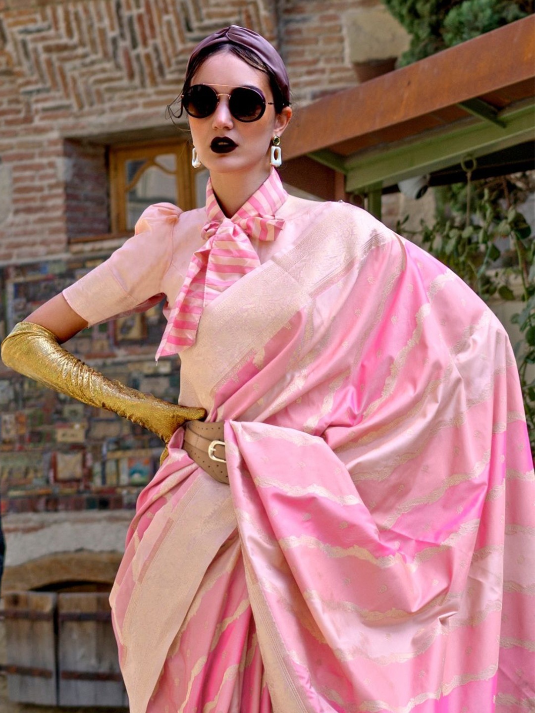 

BLENDIFY Woven Design Zari Silk Blend Banarasi Saree, Pink