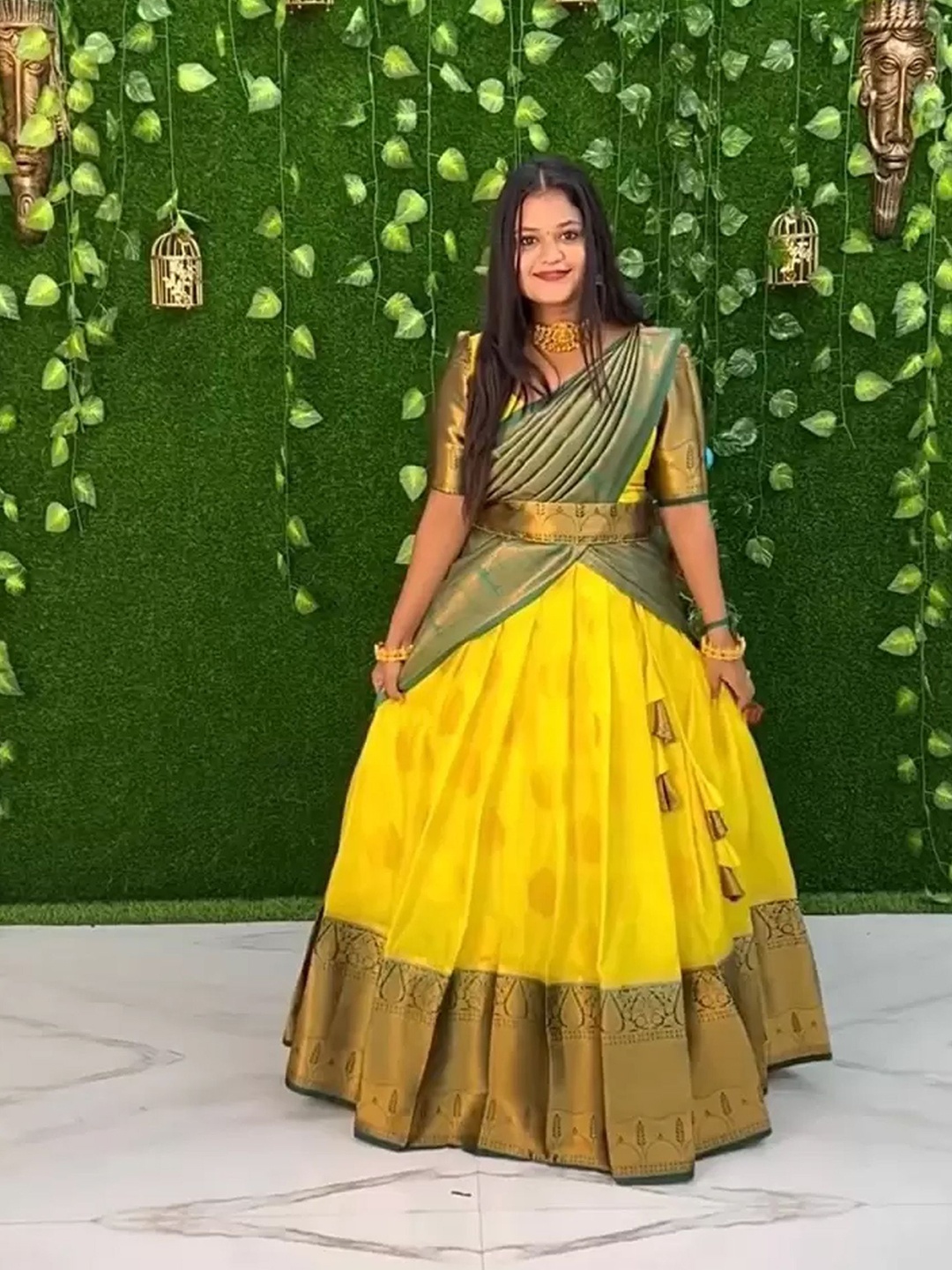 

MAGMINA Unstitched Woven Design Lehenga With Blouse & Dupatta, Yellow