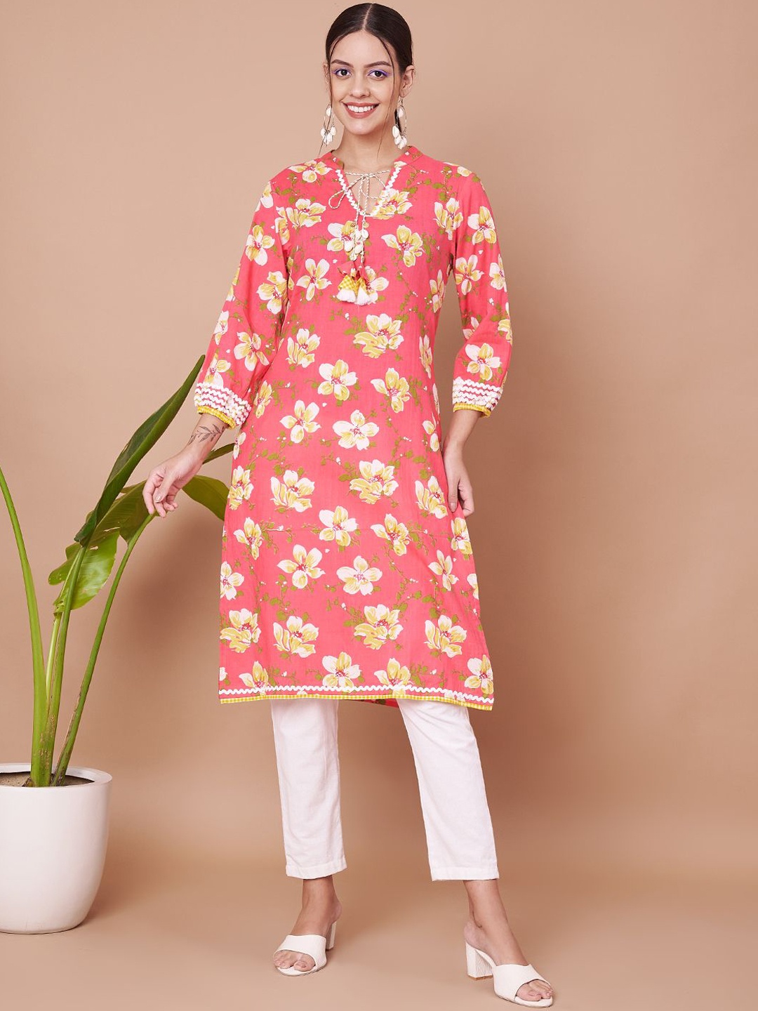 

JAPER KURTI Floral Printed Tie-Up Neck Pure Cotton Straight Kurta, Pink