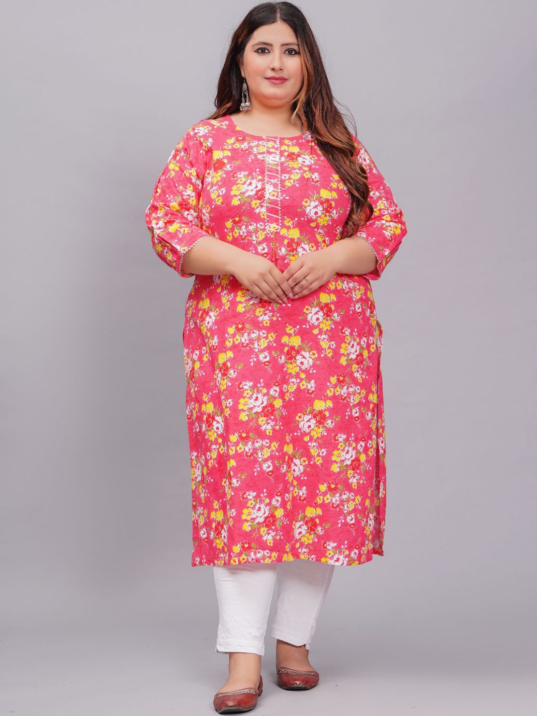 

KALINI Plus Size Floral Printed Round Neck Gotta Patti Pure Cotton Straight Kurta, Red