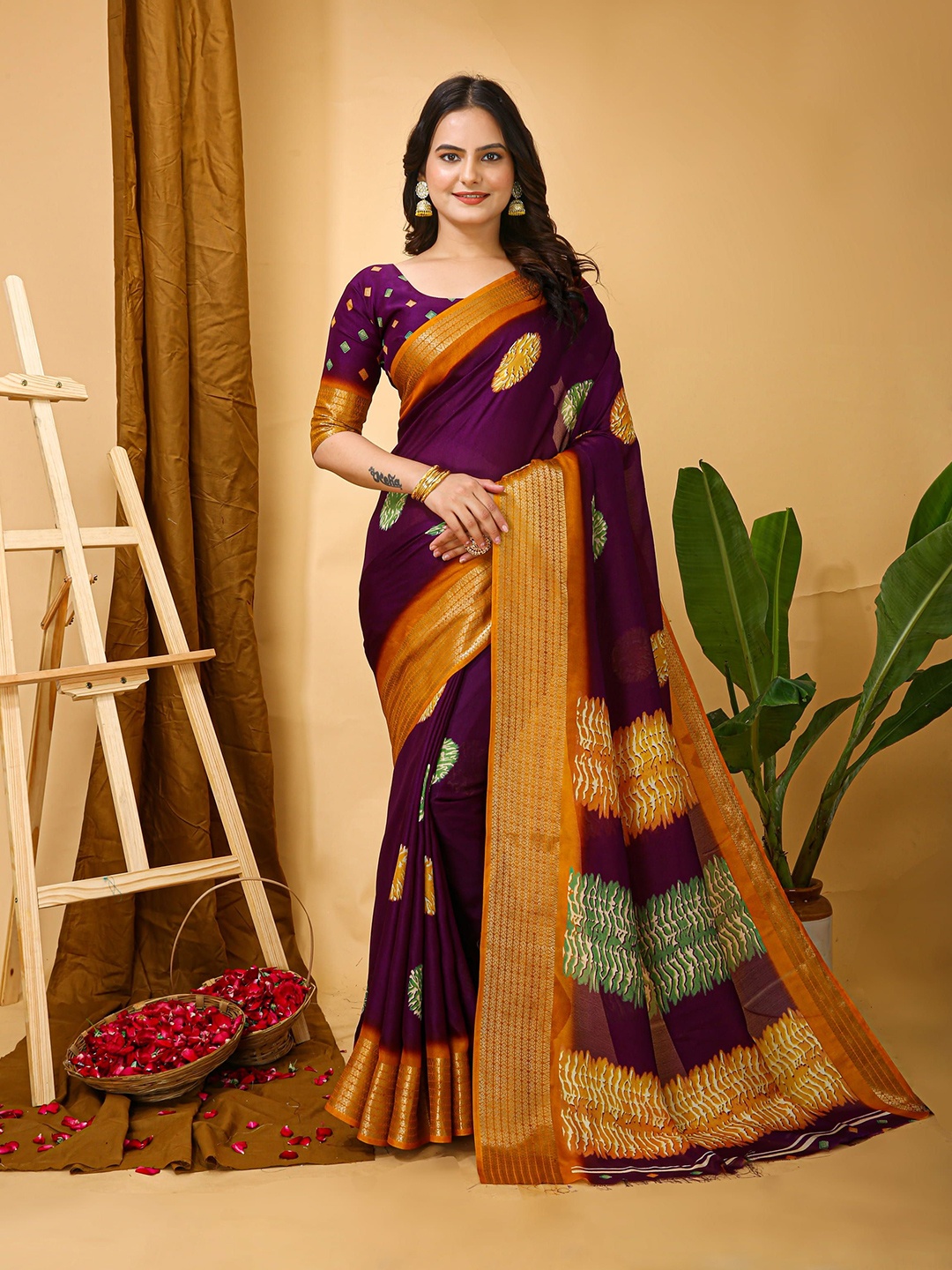 

HI FI NX Women Abstract Printed Saree With Blouse Piece, Burgundy
