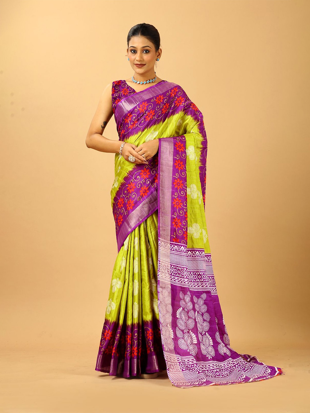 

A.V.M. SILK MILLS Women Woven Design Floral Zari Saree, Green