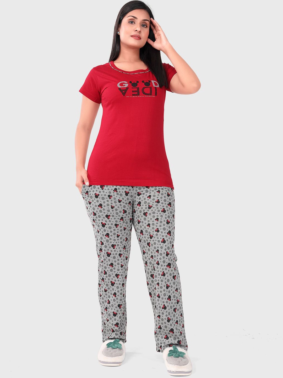 

SWEET MOON Printed Round Neck T-Shirt With Pyjama, Maroon