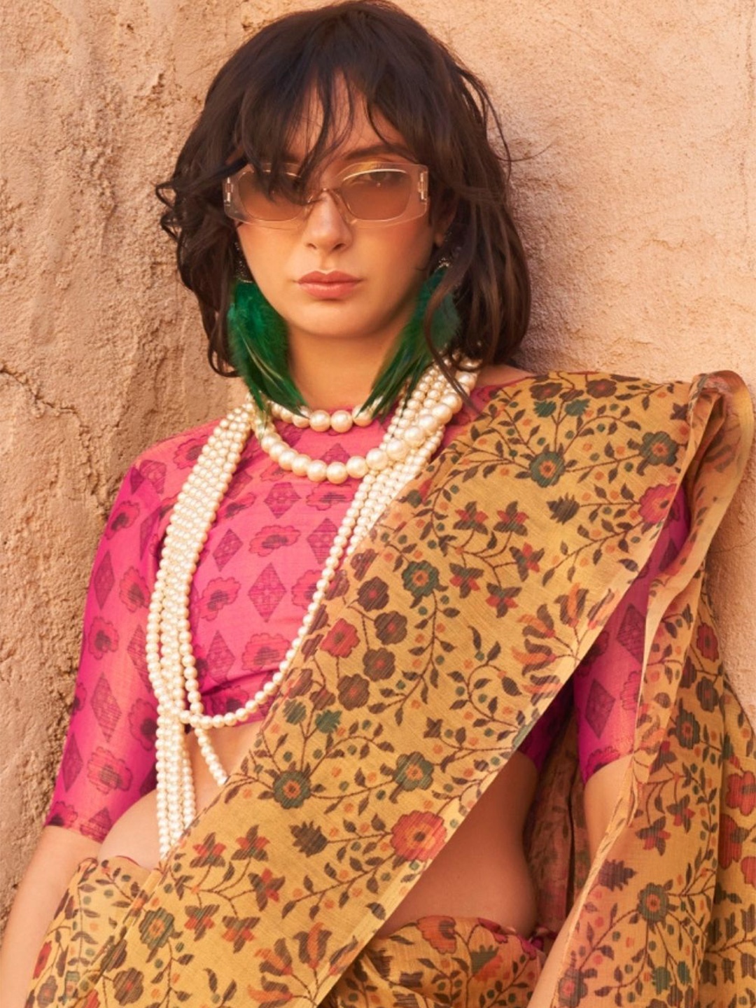 

BLENDIFY Floral Tissue Banarasi Saree, Yellow