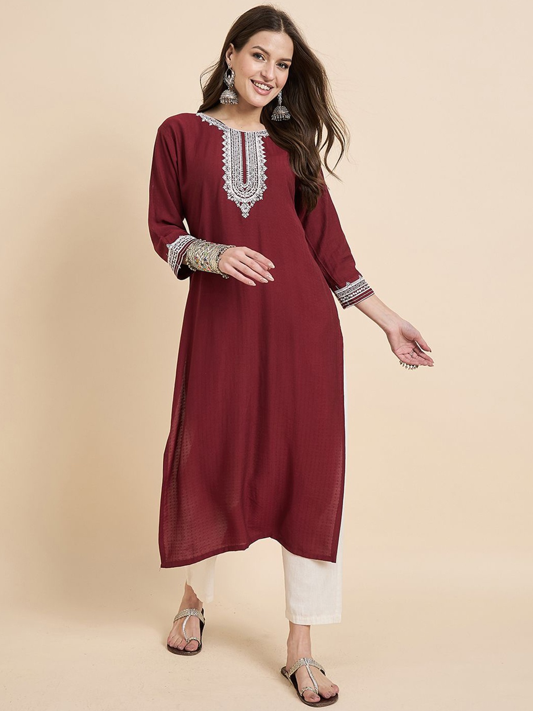 

Anouk Rustic Women Floral Embroidered Thread Work Floral Kurta, Maroon