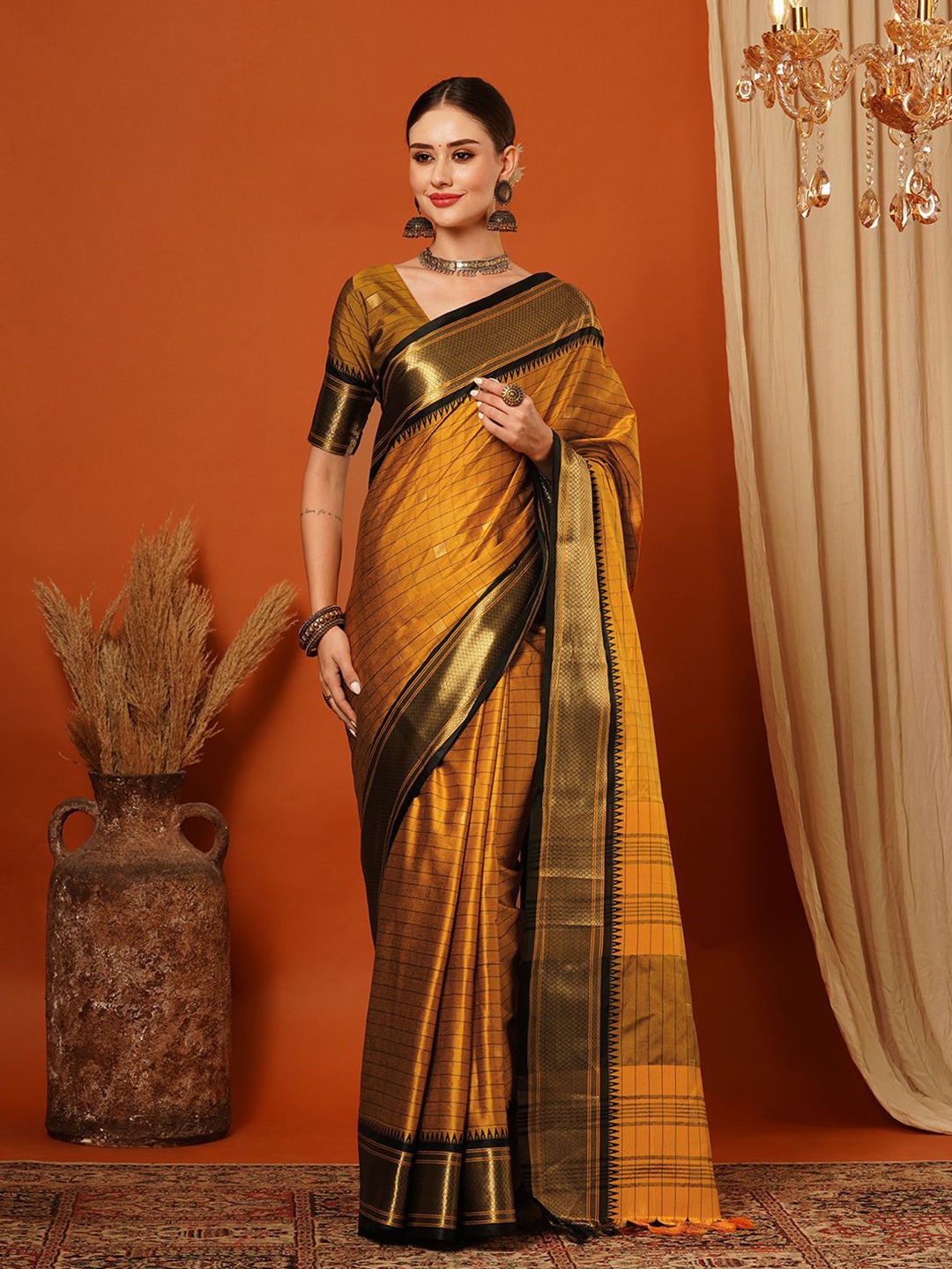 

DIVASTRI Woven Design Zari Banarasi Saree, Yellow
