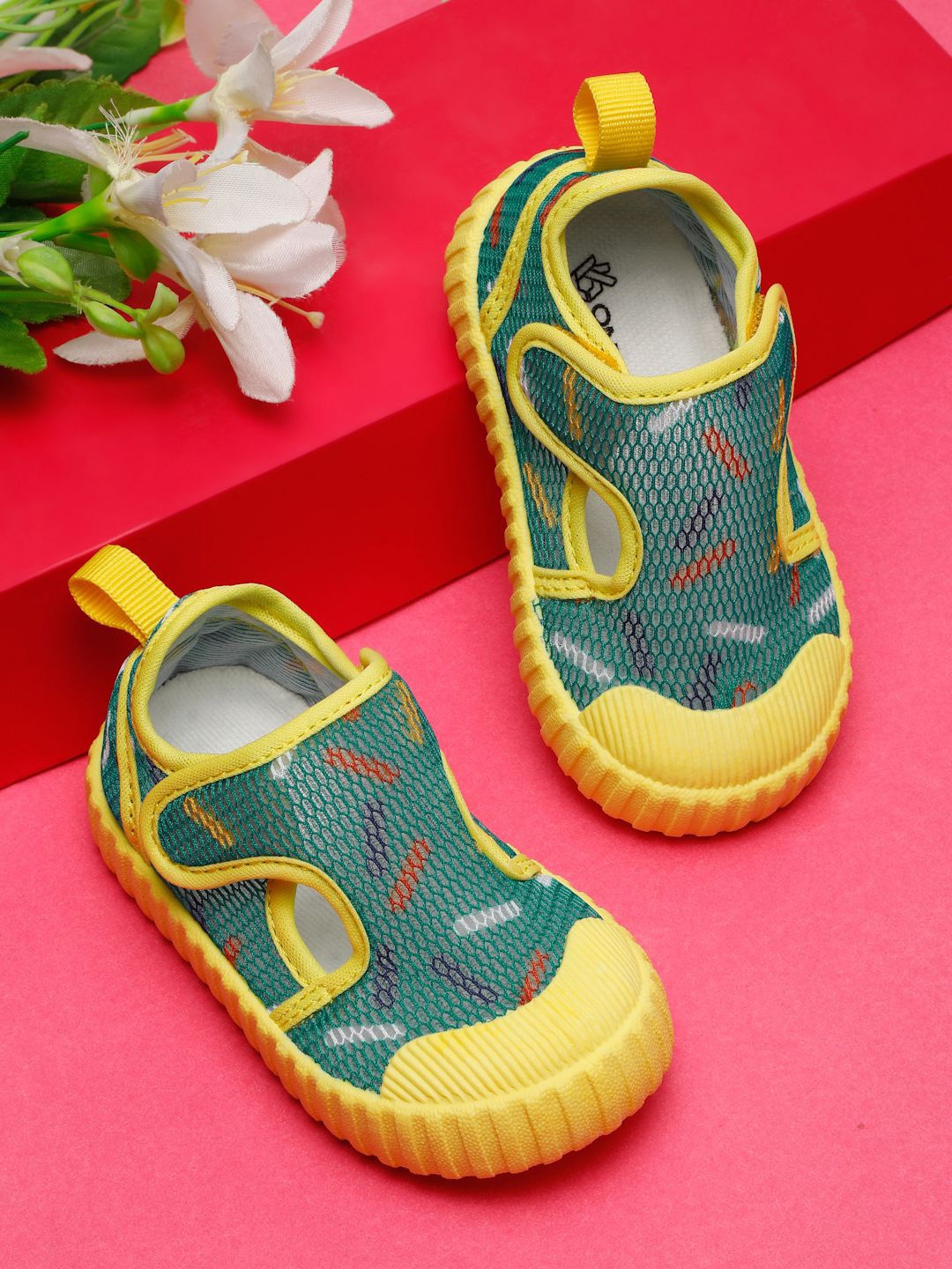

ONYC Unisex Kids Woven Design Slip-On Sneakers, Green
