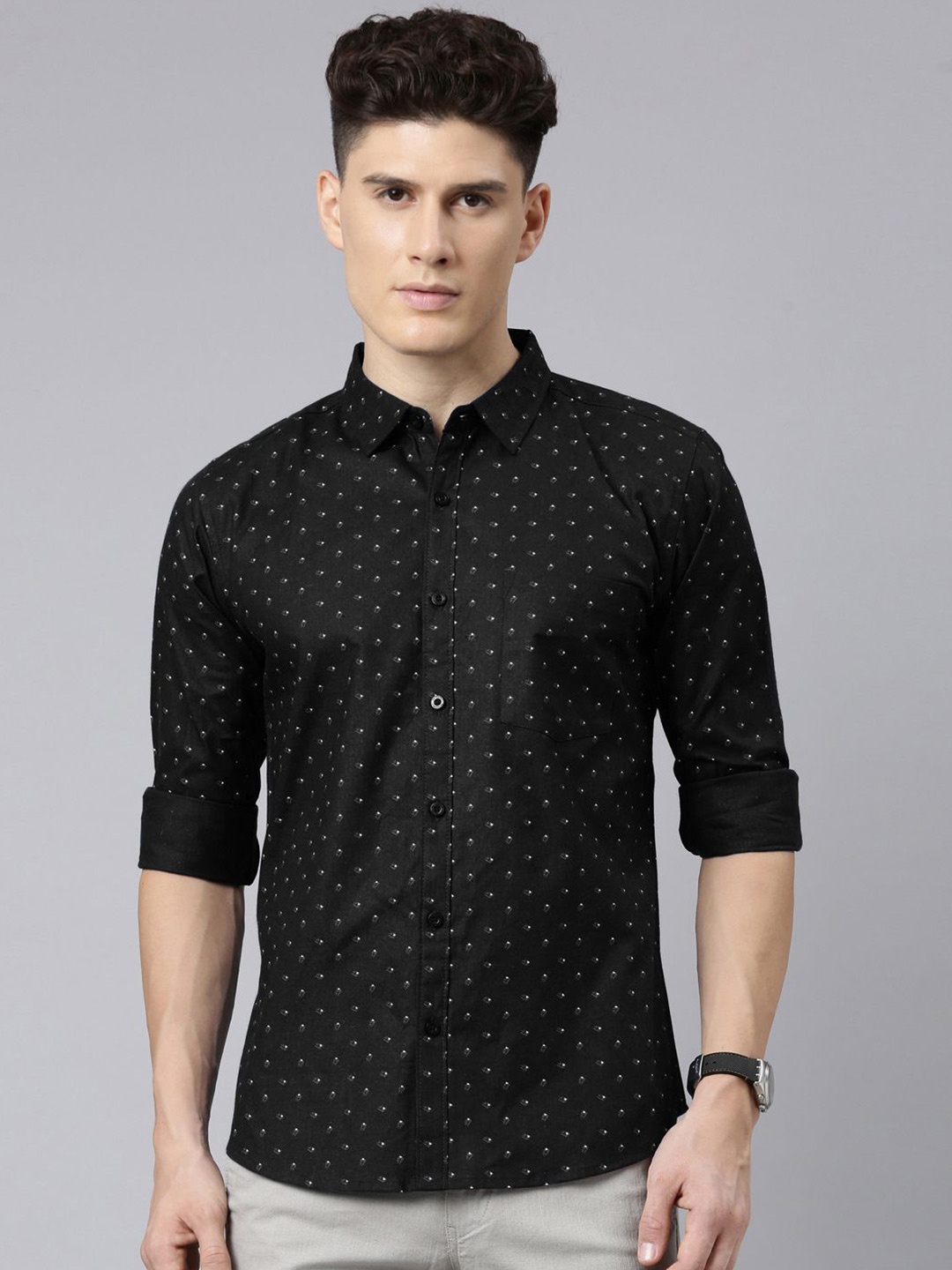 

Metronaut Men Spread Collar Geometric Printed Cotton Casual Shirt, Black