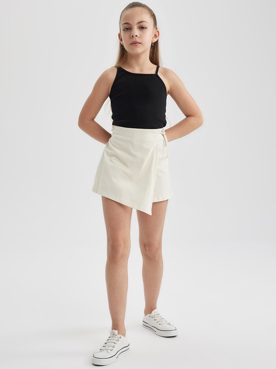 

DeFacto Girls Pure Cotton Mini Skorts, White