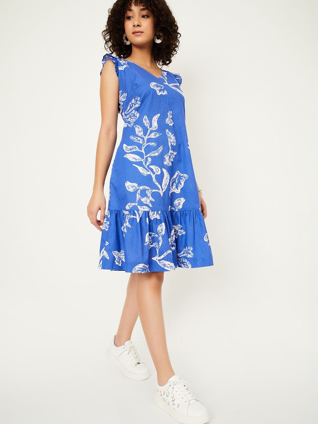 

max Floral Print Drop-Waist Flutter Sleeved Knee Length Dress, Blue