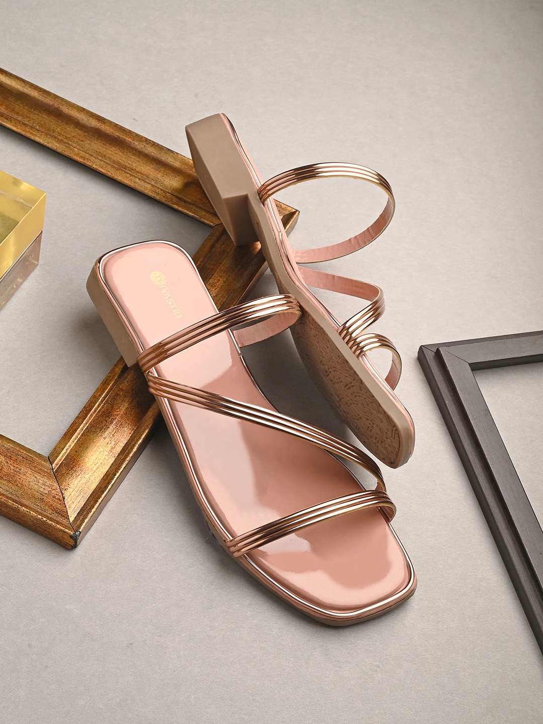 

DIVASTRI Women Open Toe Flats, Rose gold