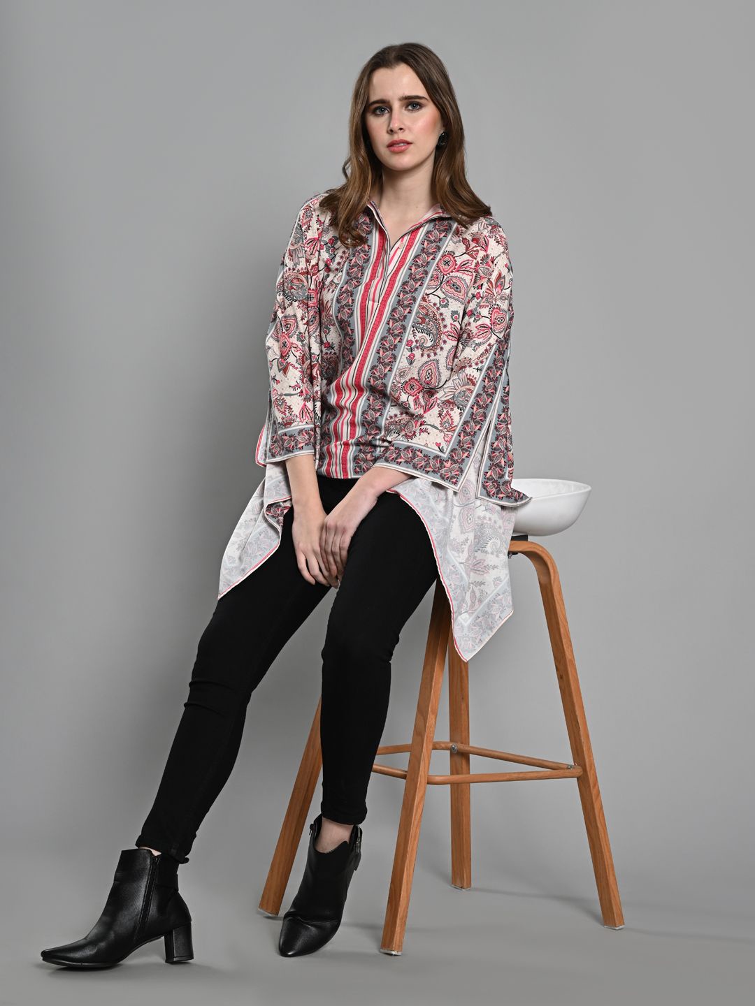 

Iti Women Shirt Collar Paisley Printed Kaftan Top, Off white