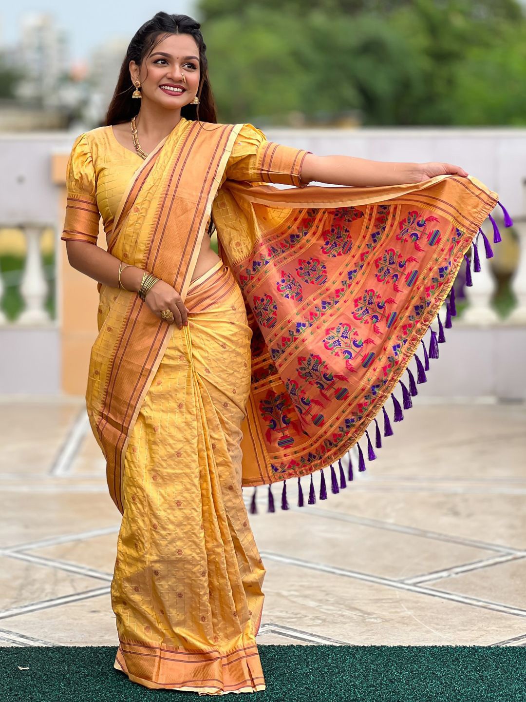 

DIVASTRI Woven Design Zari Paithani Saree, Yellow